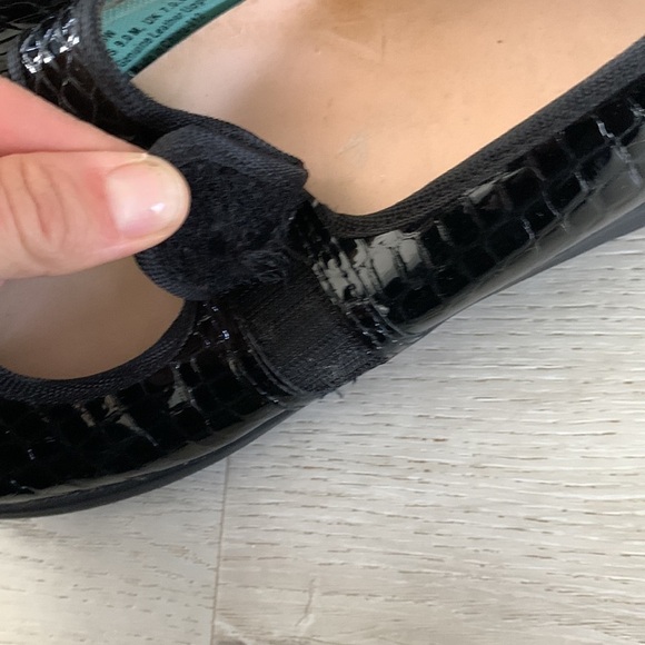 APEX MARY JANE DIABETIC STYLE SHOE Leather 9M black patent croc style textured - Picture 3 of 9